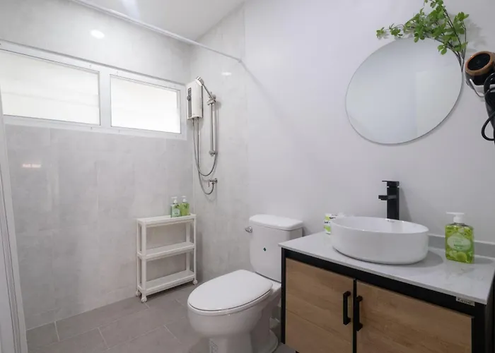 The Blue Door 3 Bedroom House Sukhumvit 4 * Bangkok