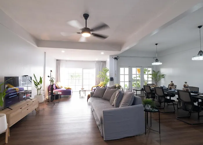 The Blue Door 3 Bedroom House Sukhumvit 4 Bangkok