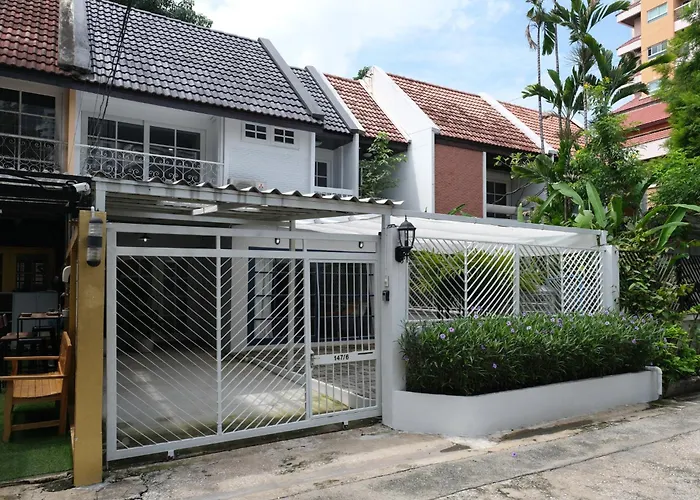 Hébergement de vacances The Blue Door 3 Bedroom House Sukhumvit 4 Bangkok